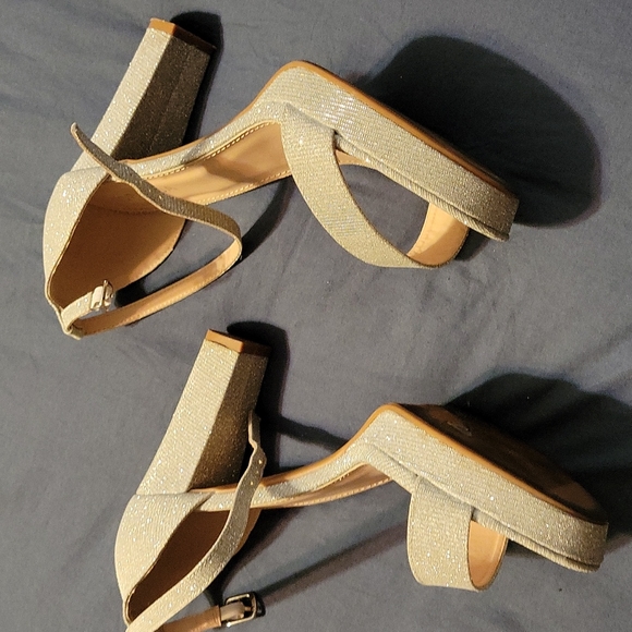 Formal Hig heels. - Picture 1 of 8